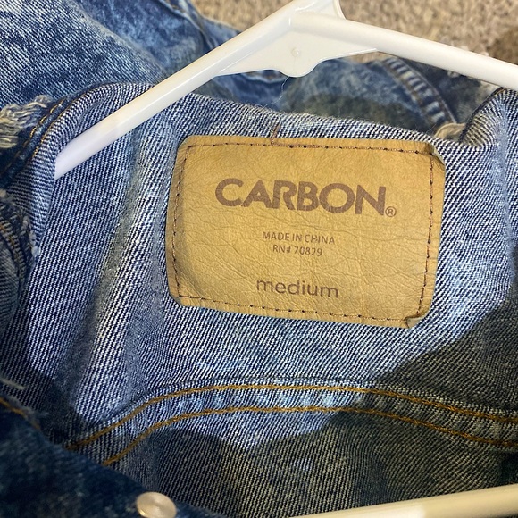 Carbon- Jean Jacket size Medium worn only a few times. Basicallyy brand new. - Picture 7 of 9